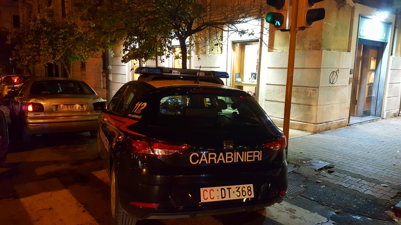 Assalto in gioielleria, razziato il contenuto della cassaforte. Bottino ingente