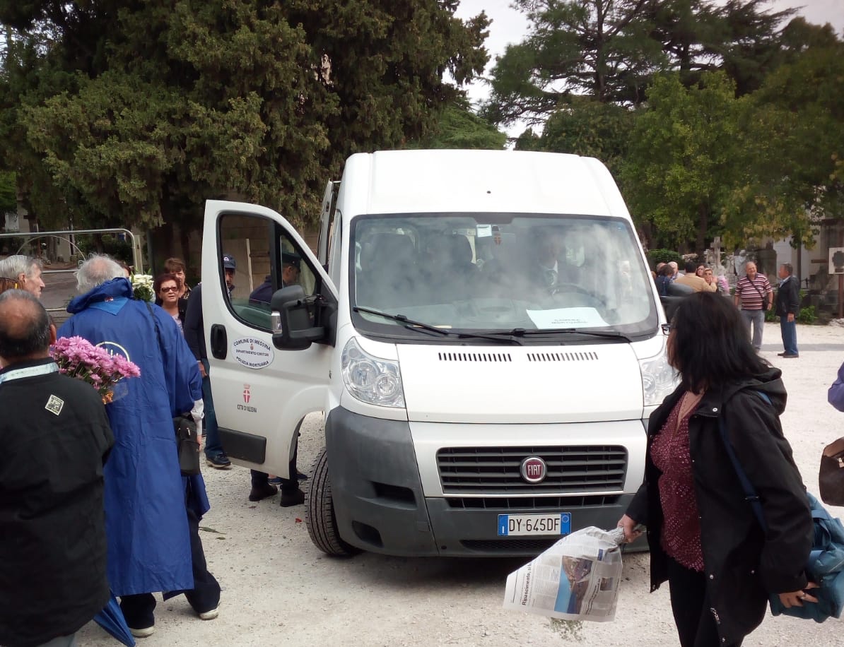 Atm, niente bus al cimitero. Ci pensa la Polizia mortuaria