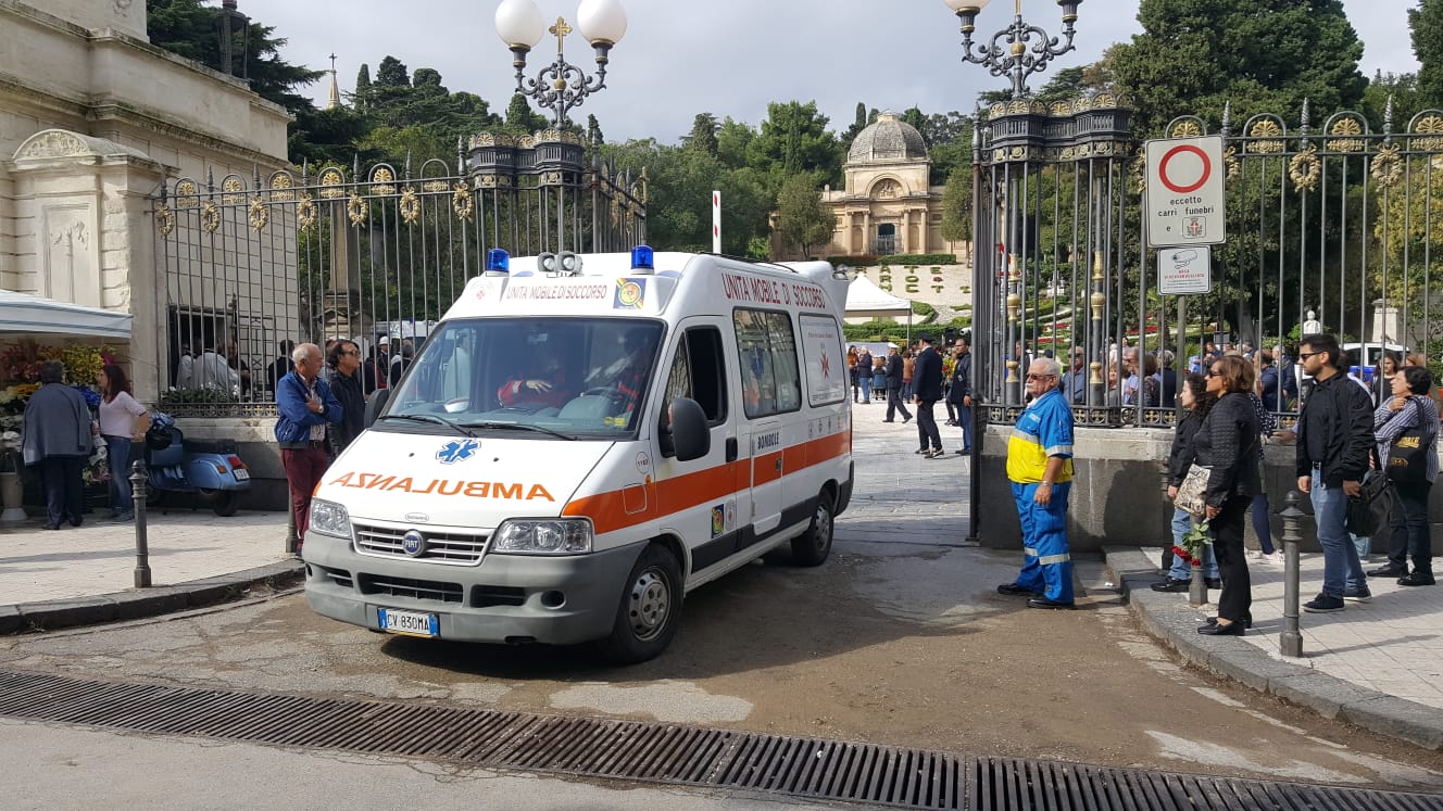 Gran Camposanto, pensionata inciampa e finisce in ospedale