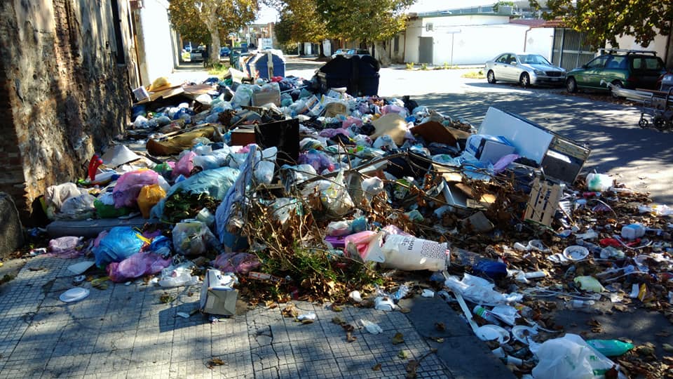 Emergenza spazzatura: quando cadono le prime teste?