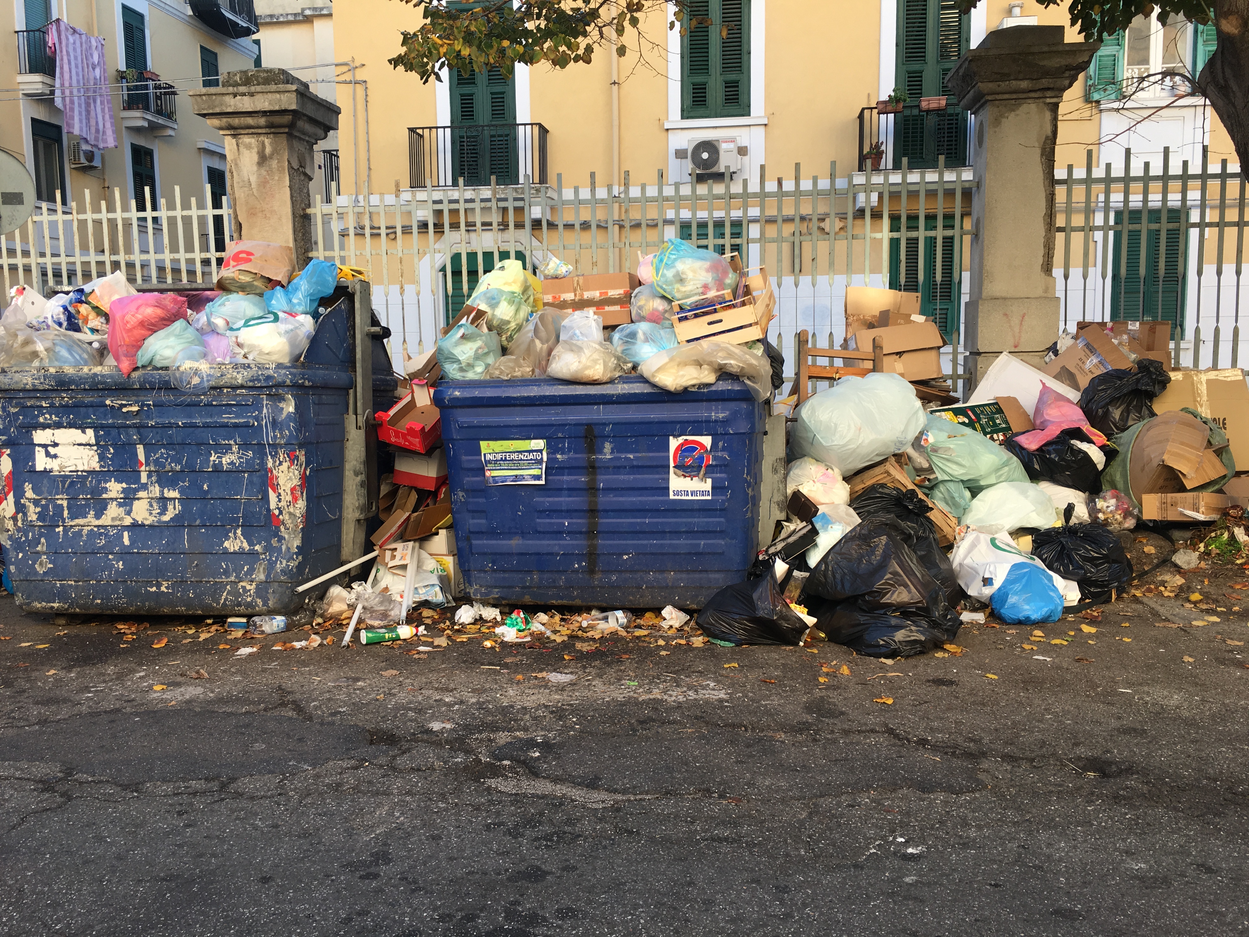 Chiusa discarica, prossima emergenza. Appello ai cittadini di Comune e MessinaServizi