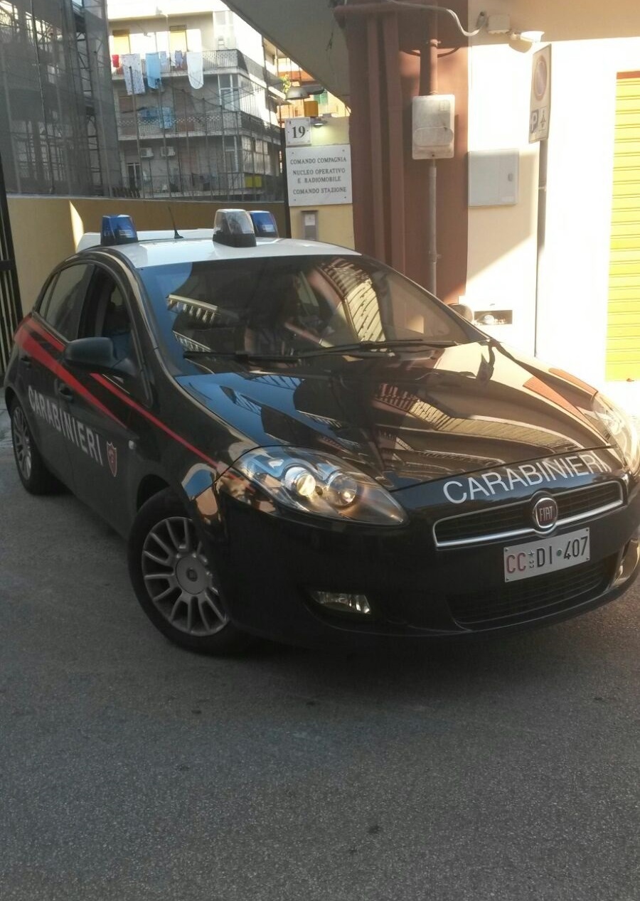 Barcellona, ruba un pc in una scuola: denunciato 34enne