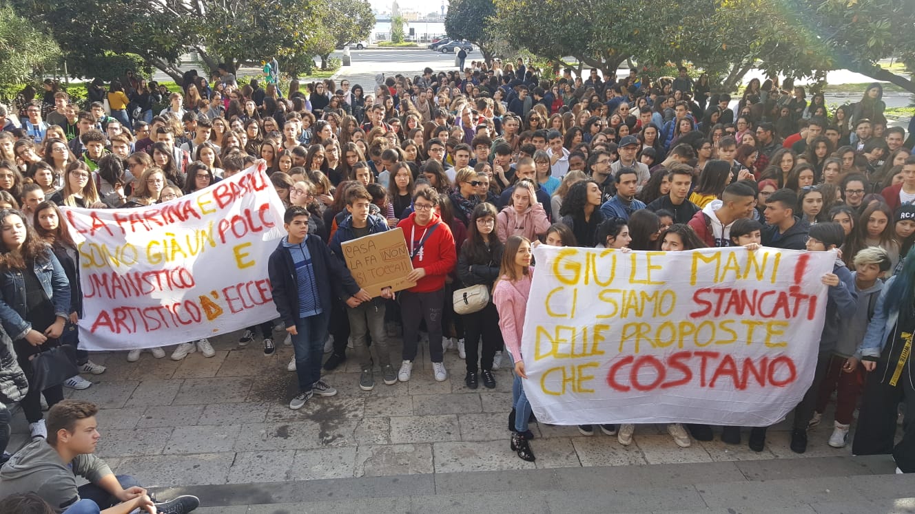 No all'accorpamento tra "La Farina" e "Maurolico", studenti ancora in piazza