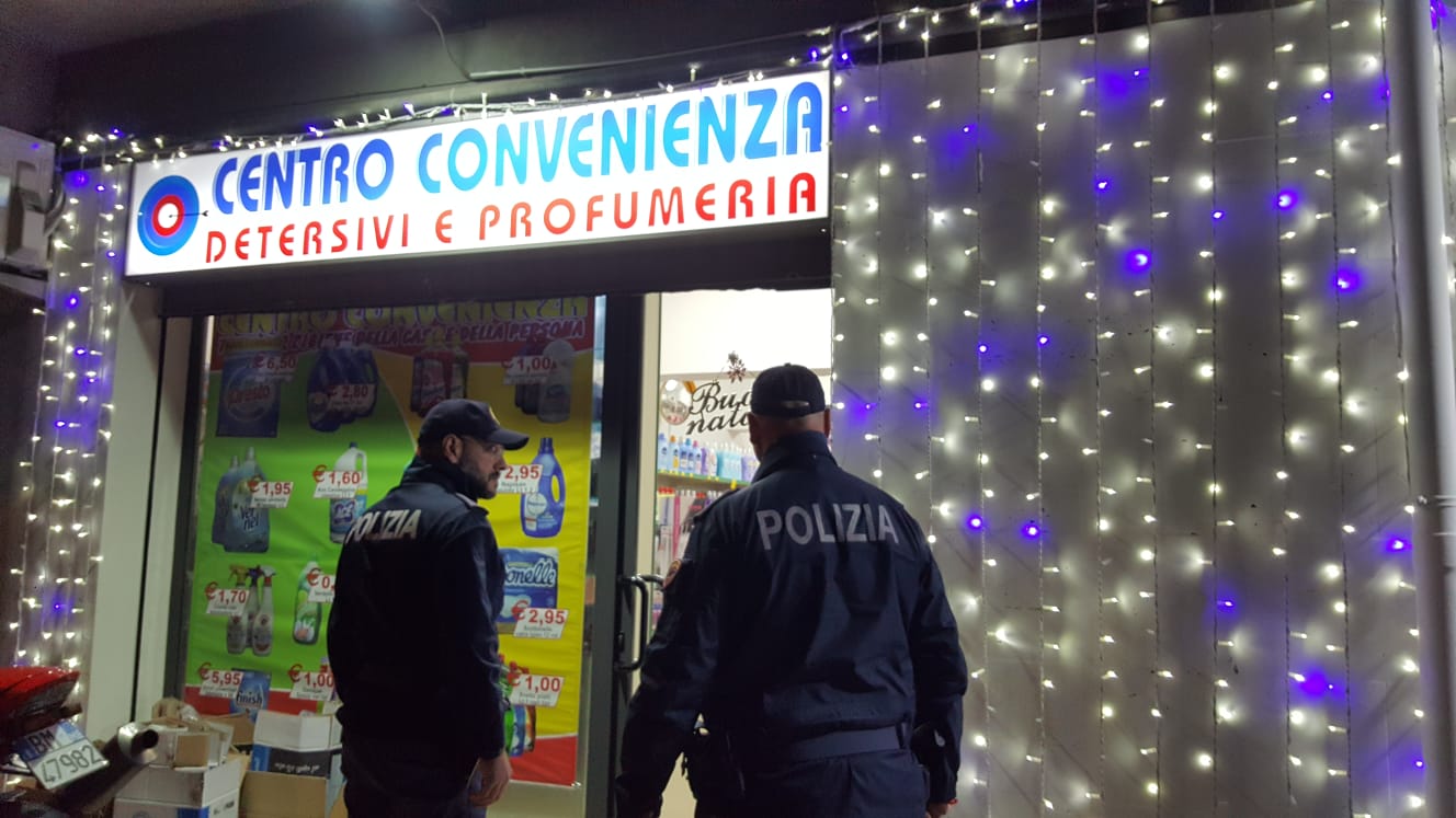 Rapinato il "Centro convenienza" di via La Farina: bottino consistente