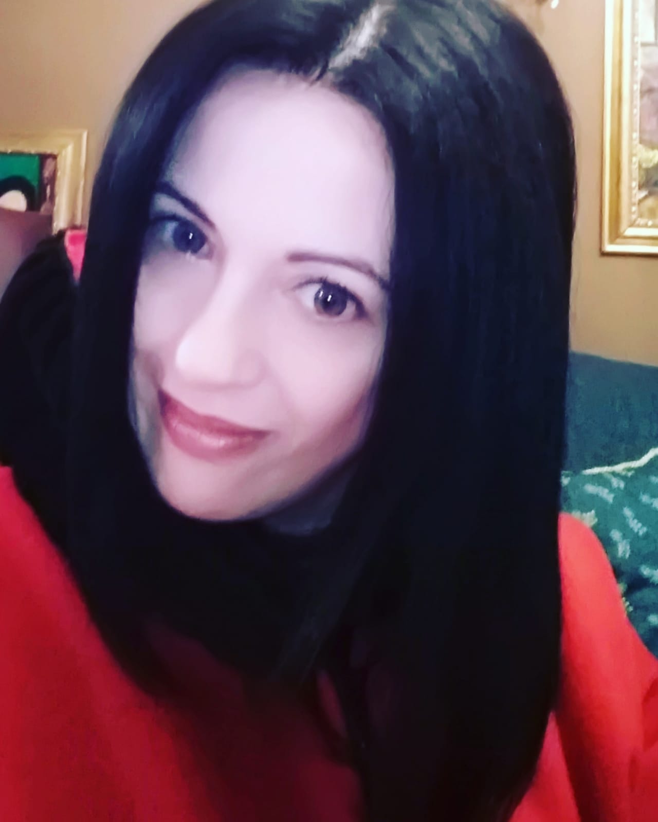 La Pittrice del Buio incanta Terni con la sua "Celestiale Follia"