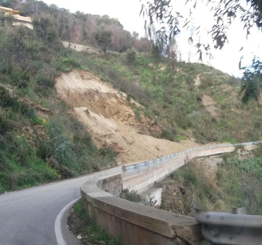 Frana a Reginella, l'appello di Laimo: "Castanea quasi isolata, intervenga l'Esercito"