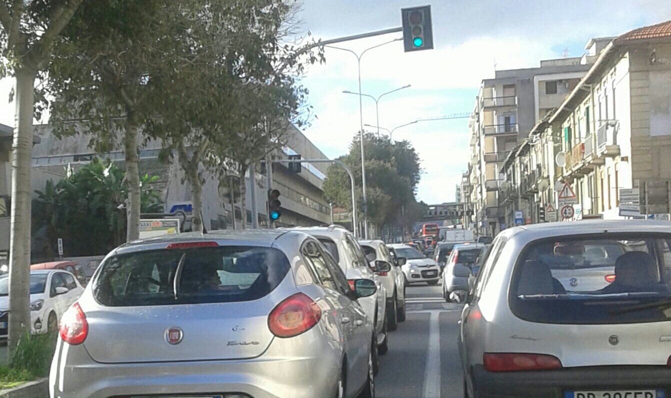 Un veicolo su tre senza assicurazione e revisione, Messina maglia nera