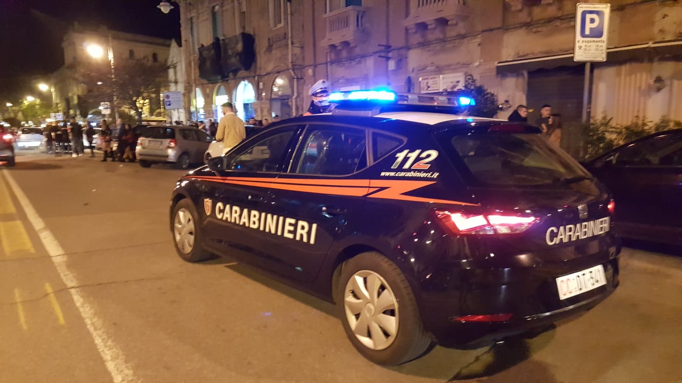 Evade dai domiciliari, giovane intercettato dai carabinieri e rispedito a casa con il braccialetto elettronico