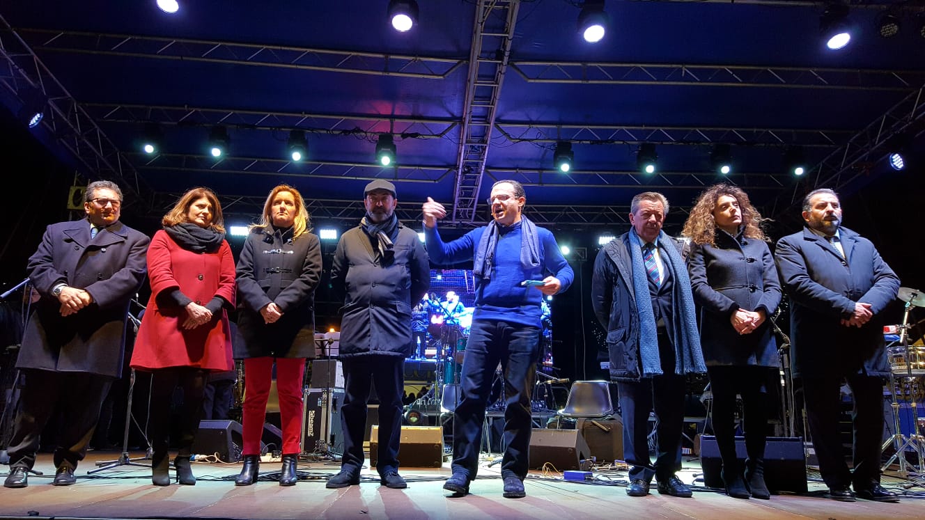 Squadra che vince non si cambia, De Luca conferma la giunta