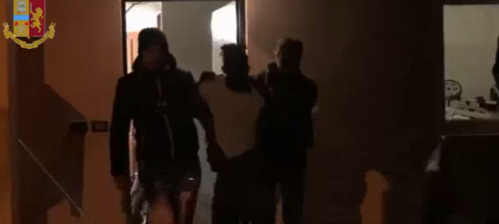 La mafia nigeriana al "Cara" di Mineo, 19 fermi