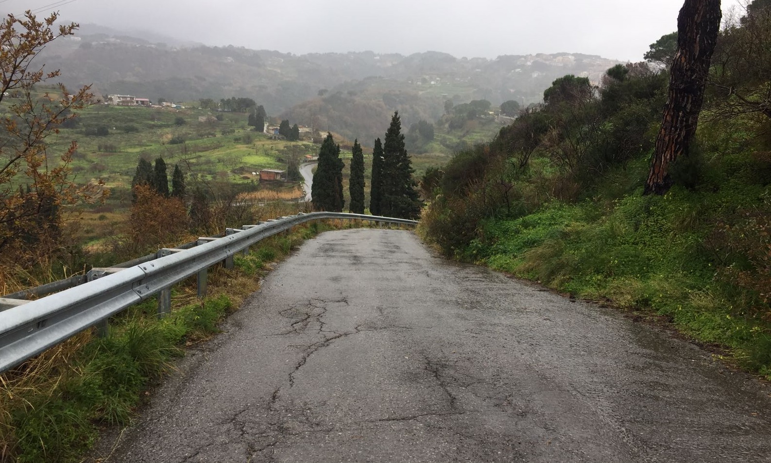 Strada collegamento cimitero Castanea abbandonata a sé, Pagano: "Urge scerbatura"