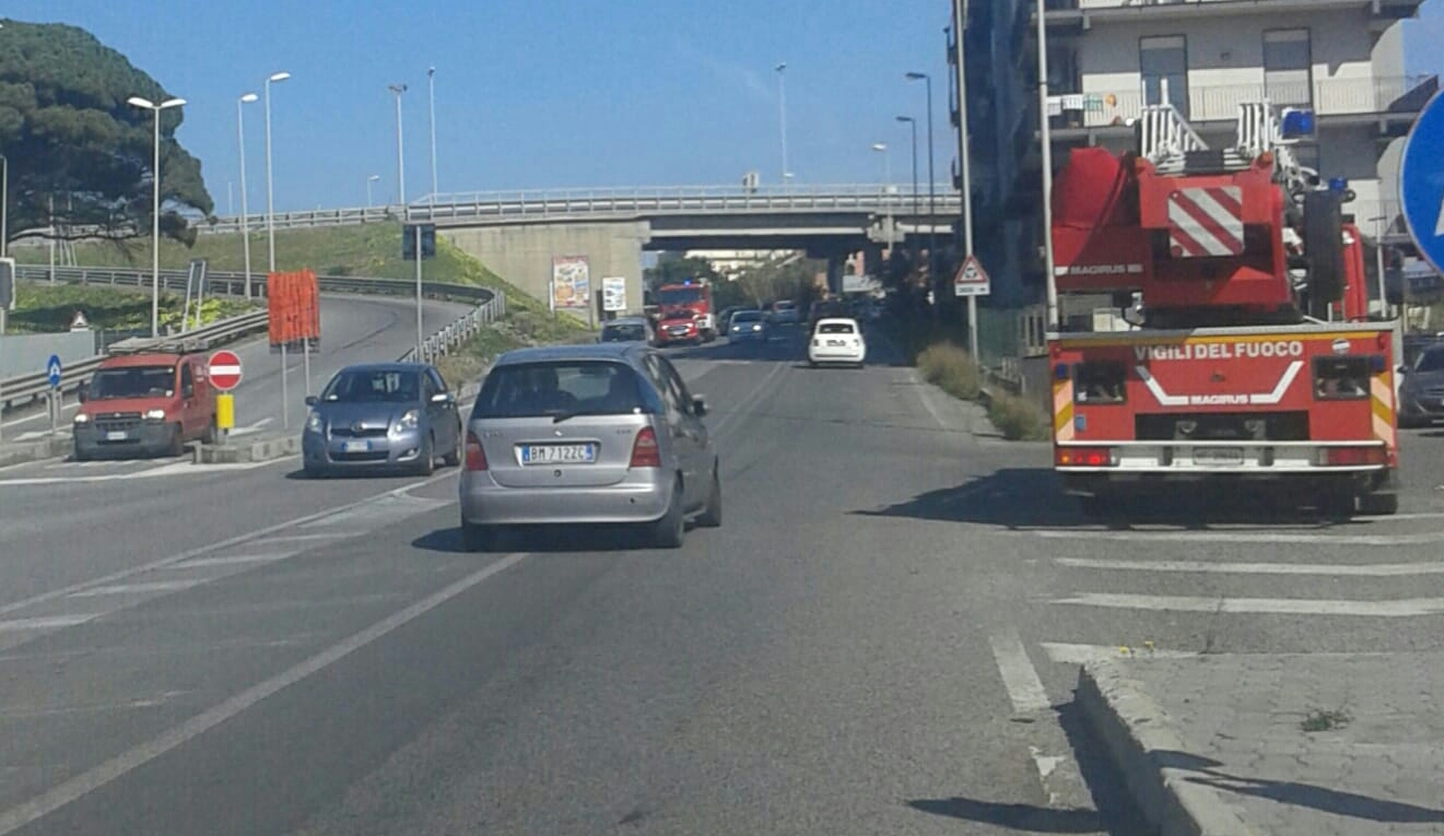 Tremestieri: caduta di calcinacci dalla bretella autostradale