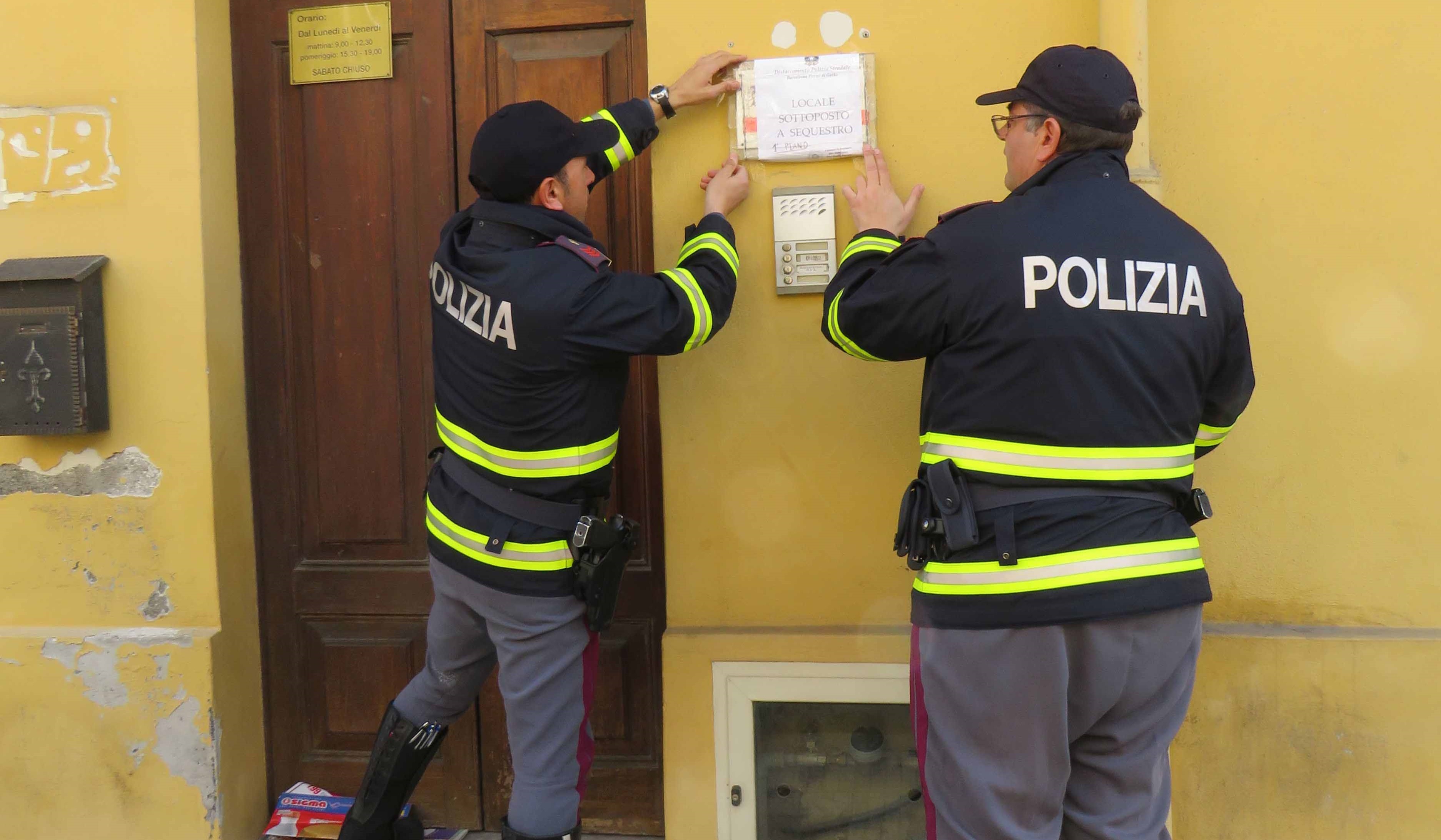 Truffa a Barcellona: sequestrata agenzia assicurativa abusiva