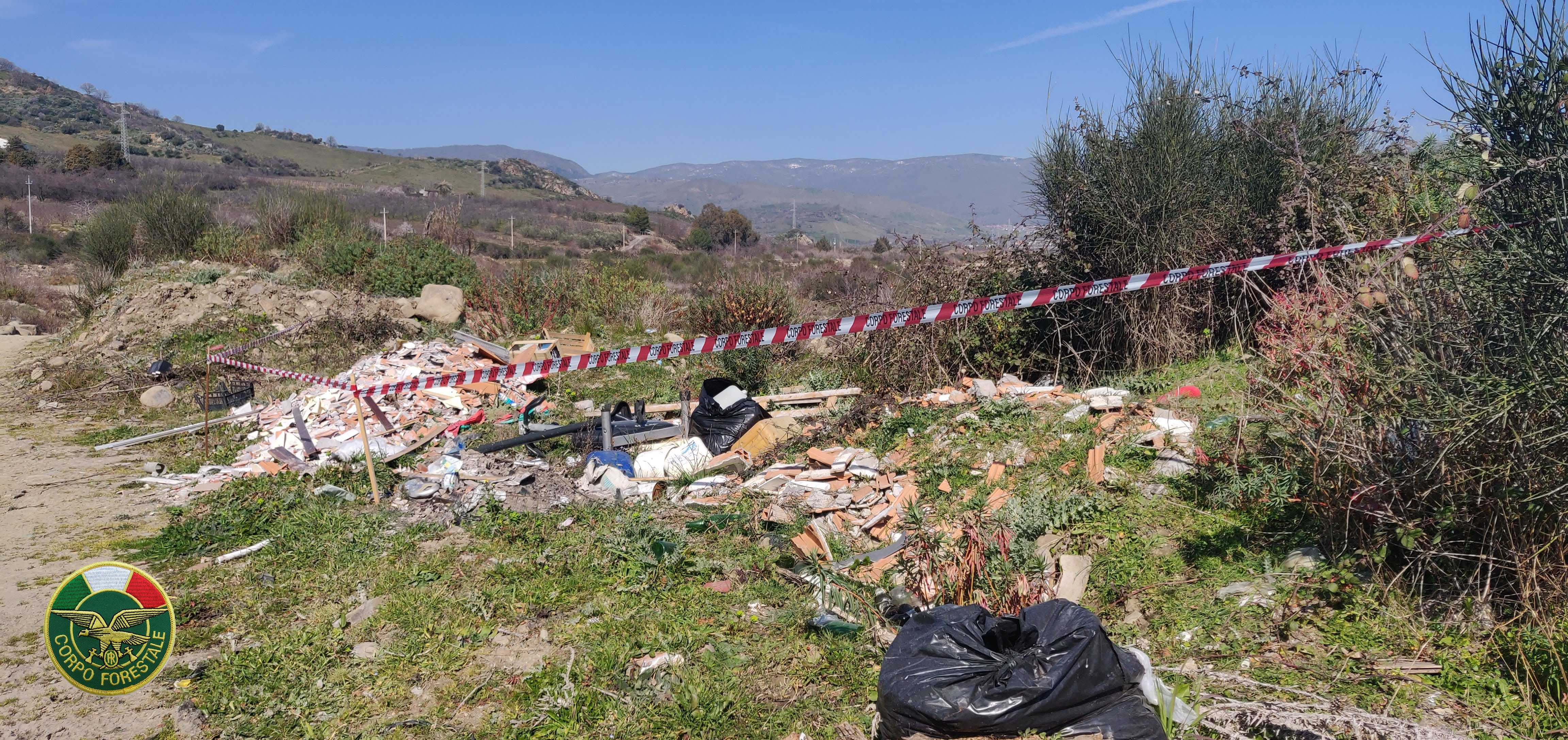 Discarica abusiva, gli agenti della Provinciale denunciano il responsabile