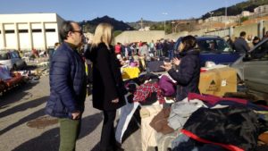 Mercatino delle pulci e biologico: controlli anti-abusivismo della polizia municipale