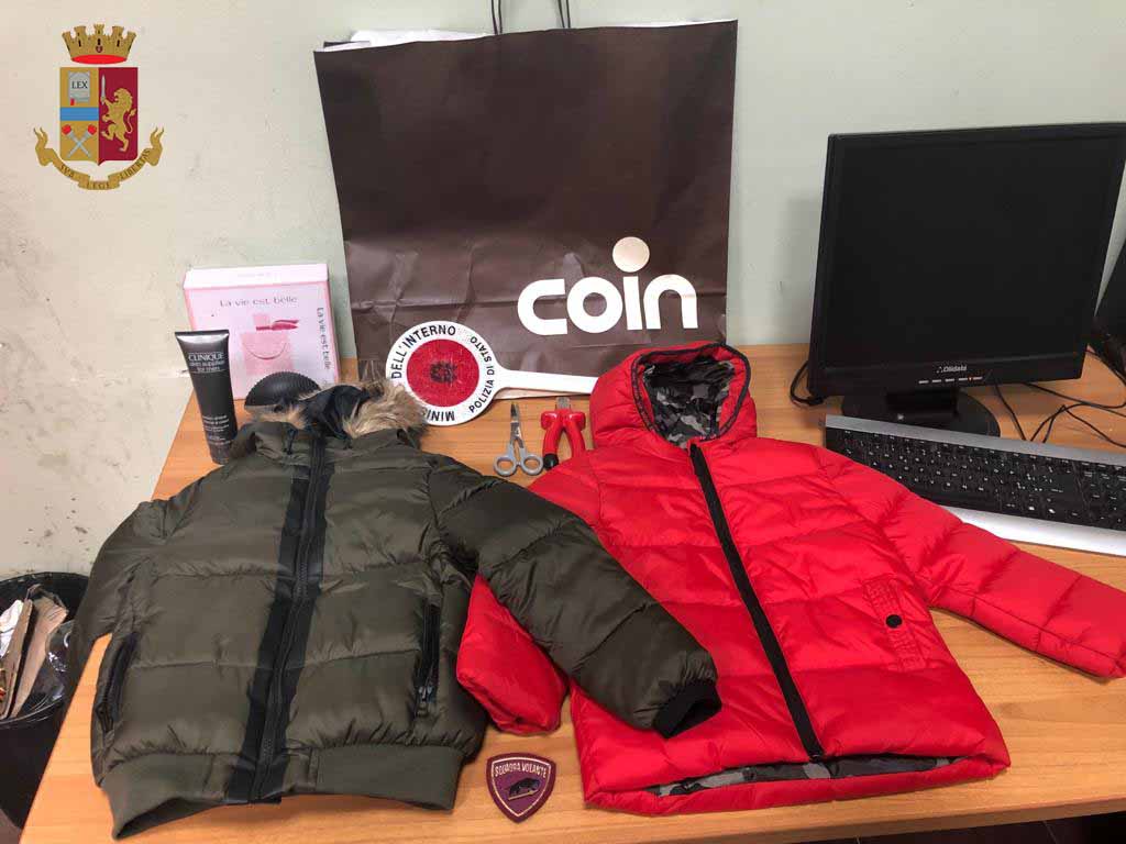 Coppia di ladri finisce in manette: aveva rubato giubotti e prodotti di cosmesi