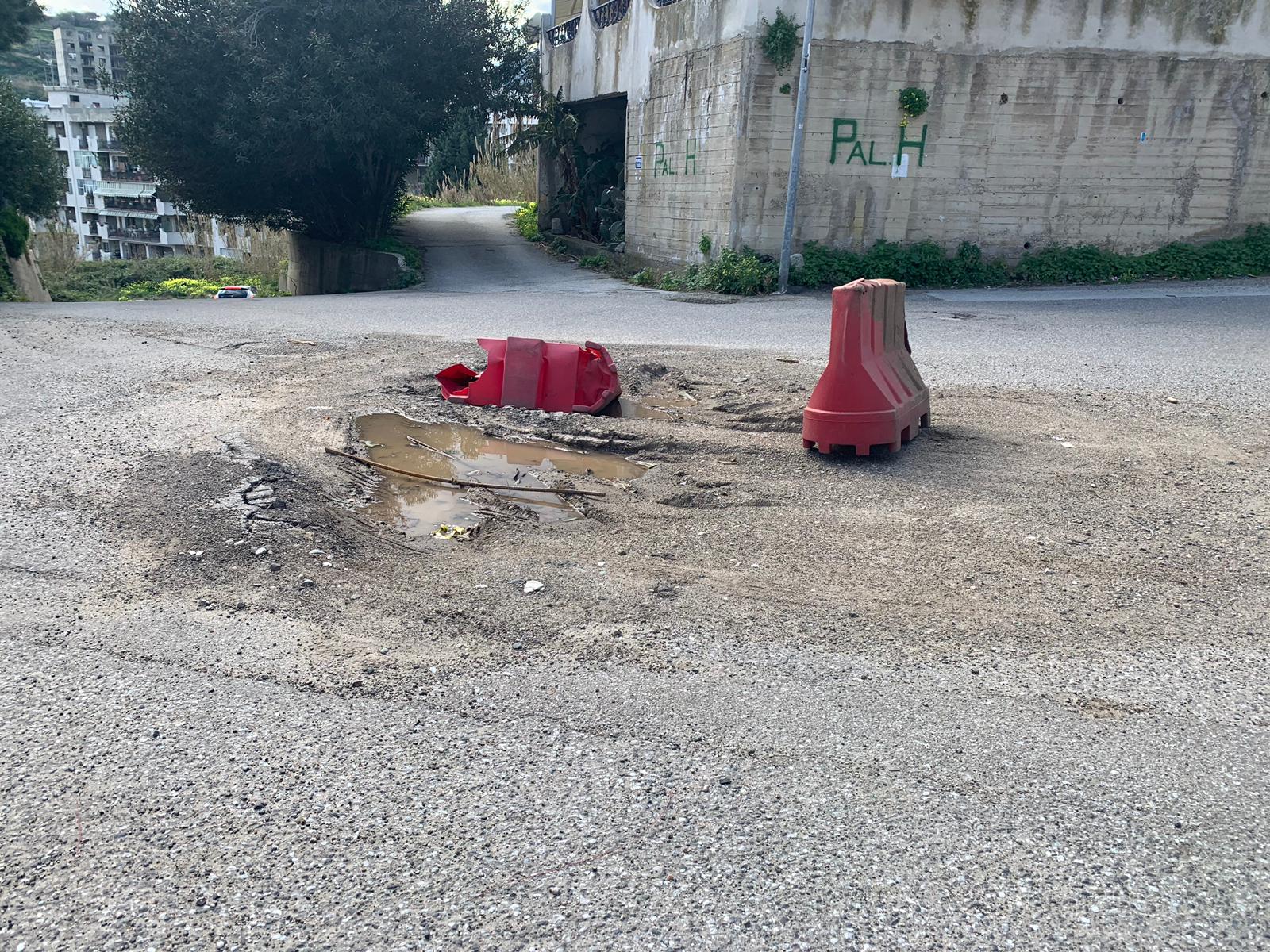 San Giovannello, una voragine stradale “sposta” il capolinea della linea 10