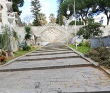 La scalinata Gonfalone torna al suo antico splendore, ripristinata anche l'illuminazione