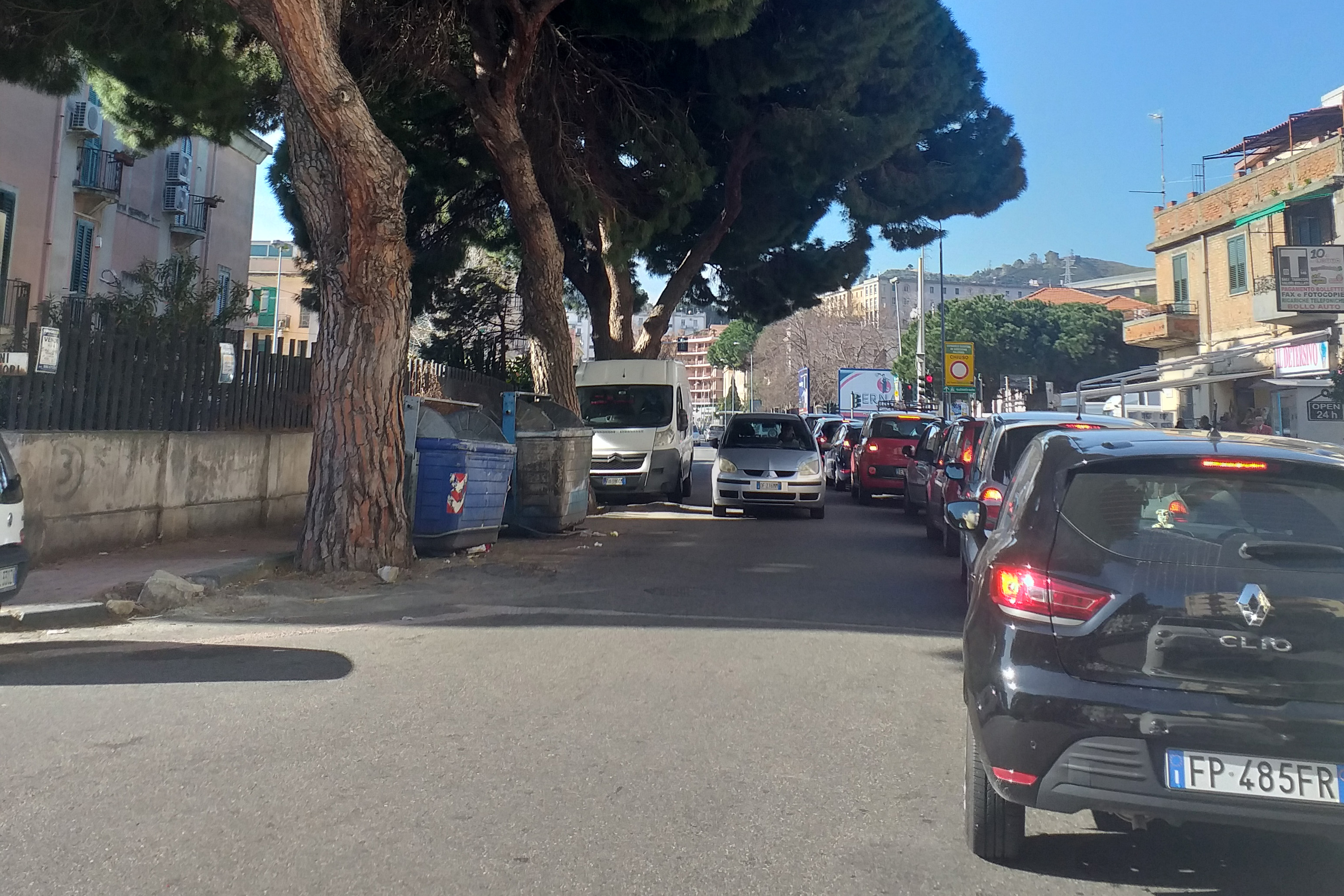 Viali Regina Elena e Margherita, si lavora per eliminare i dossi che deformano la strada