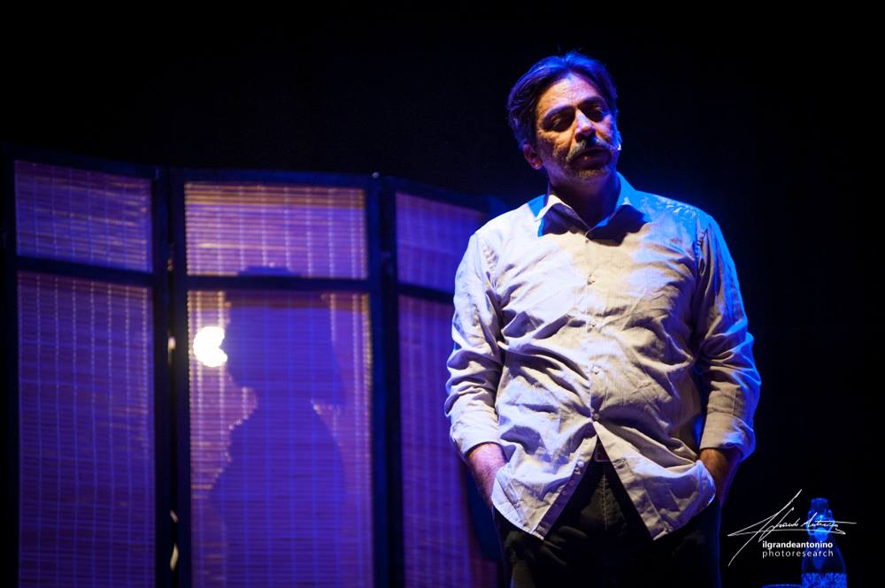 Sergio Vespertino, Pazzo d'amore, conquista il pubblico del Teatro Trifiletti