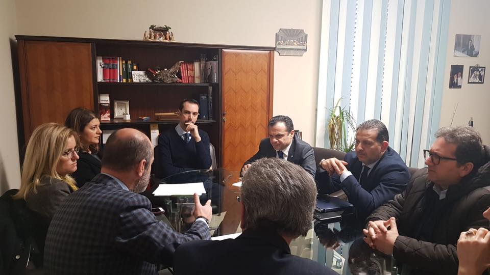 De Luca riparte con gli annunci per una città normale. Aspettando le Europee