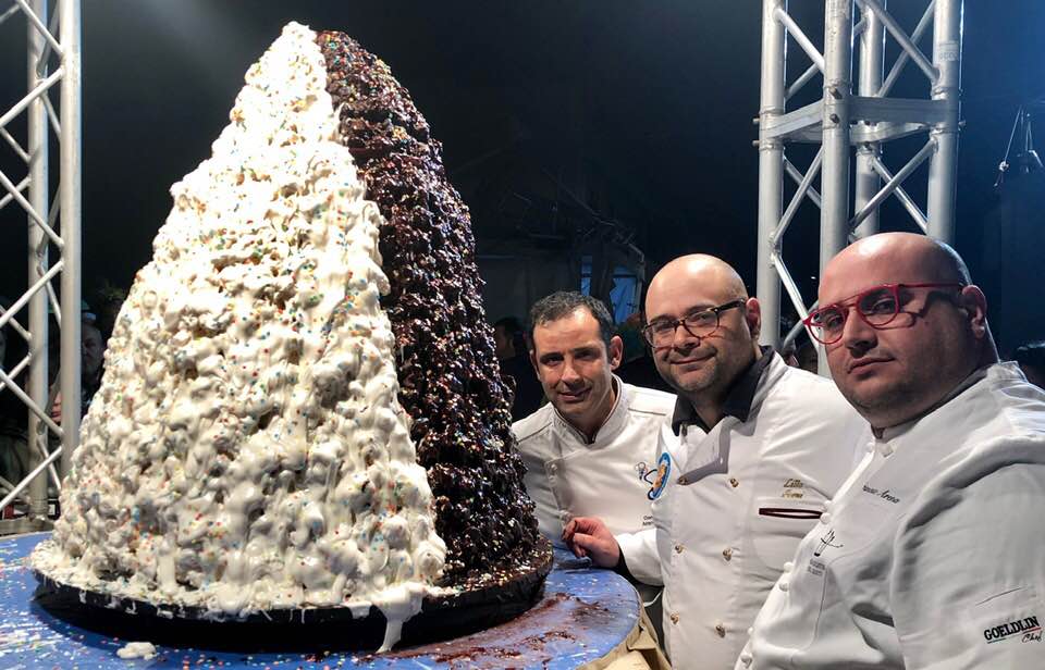 "Faro in Festa", successo del "pignolatone" da cento Kg