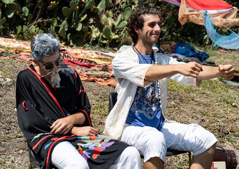 L'attesa è finita. Il Maestro e Bacchisio sbarcano al Teatro della Luna