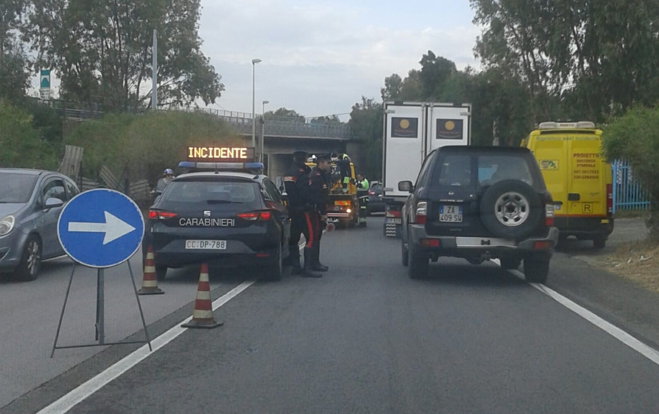 Incidente sulla Statale 114 a Mili, traffico paralizzato