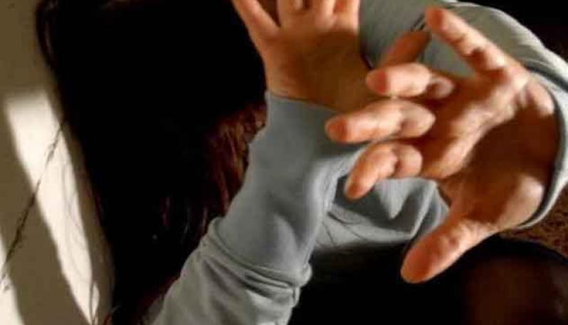 Maltrattamenti e violenza sessuale in famiglia: arrestato 26enne