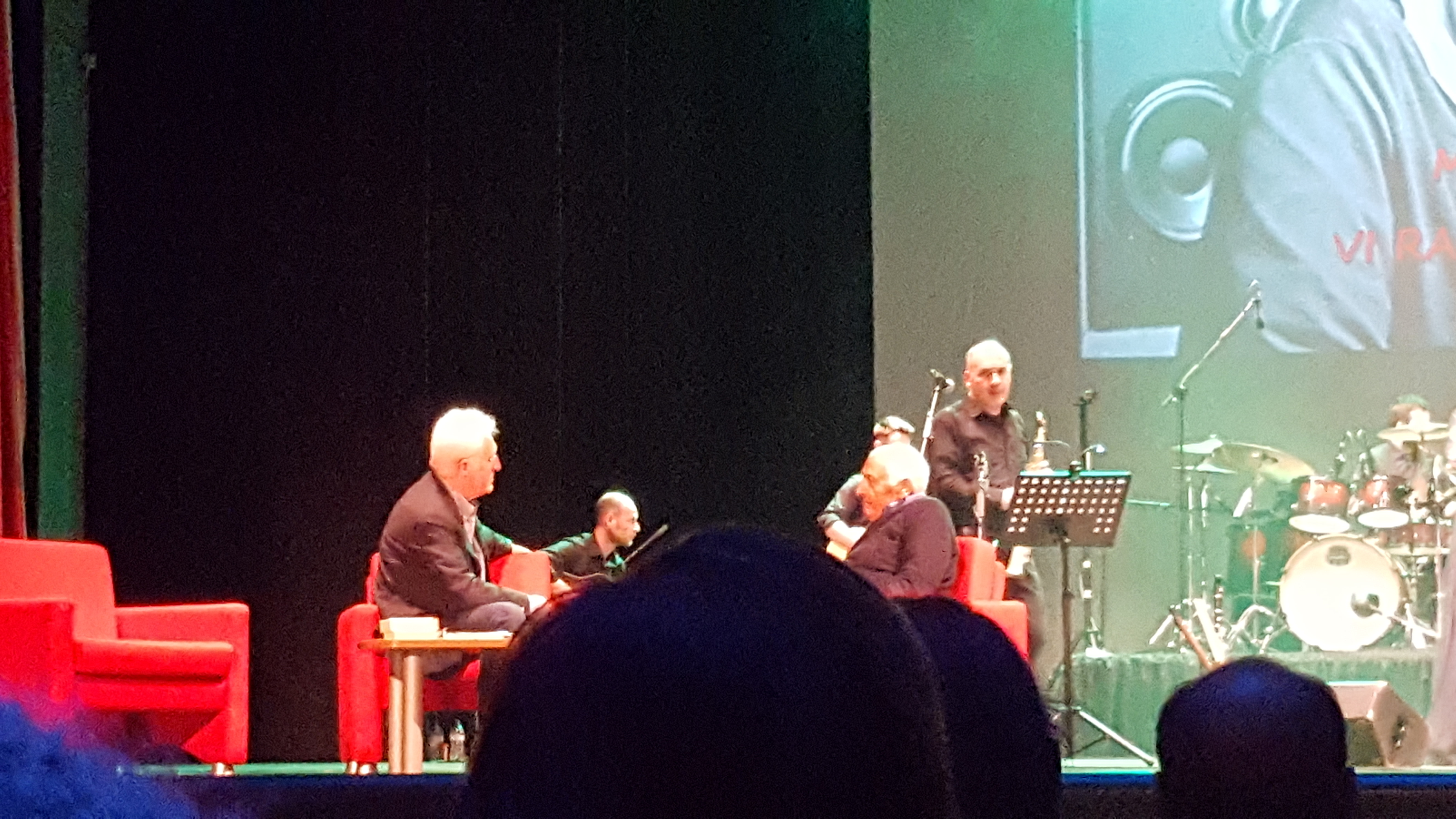 Mogol conquista il pubblico del Teatro Mandanici