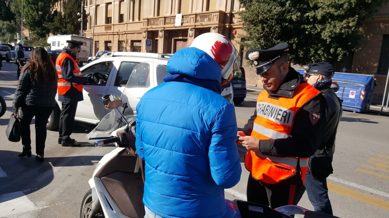 Spacciava droga davanti alla scuola: adesso va in comunità