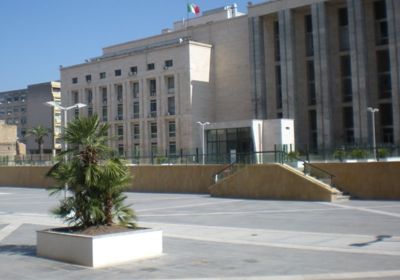 "Talpe" del boss Messina Denaro, due investigatori arrestati