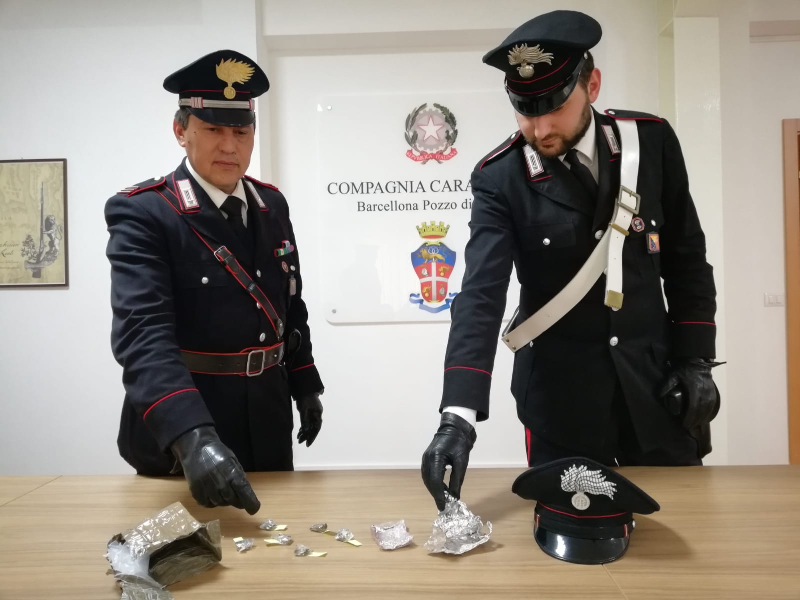 Milazzo, nasconde droga dentro il suo negozio: arrestato 56enne