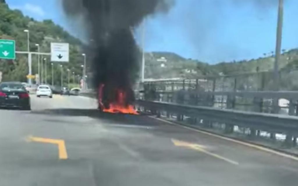 Furgone in fiamme, Tangenziale in tilt