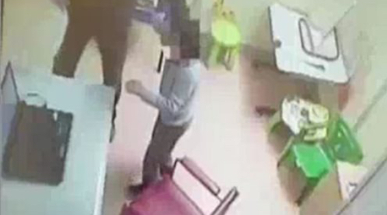 Maltrattamenti verso bimbi disabili: logopedista sospeso dal servizio