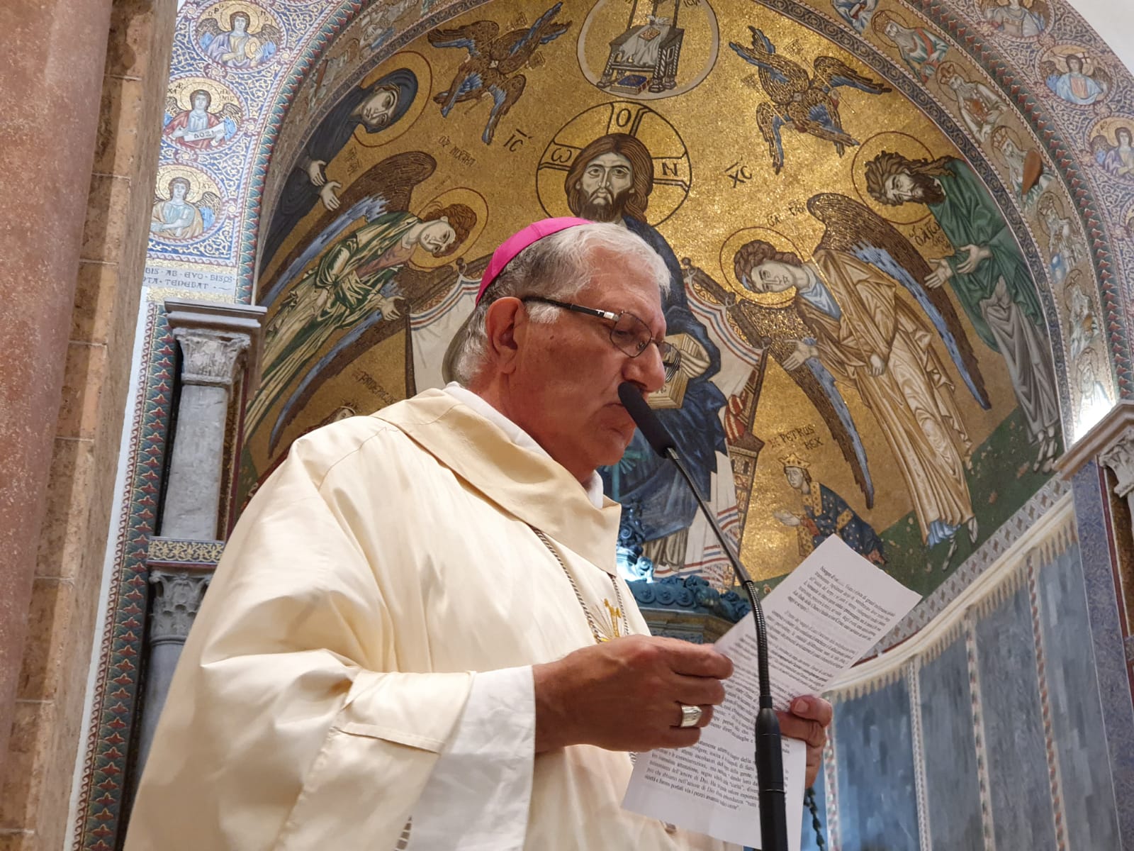 Coronavirus, negativo l’arcivescovo Accolla