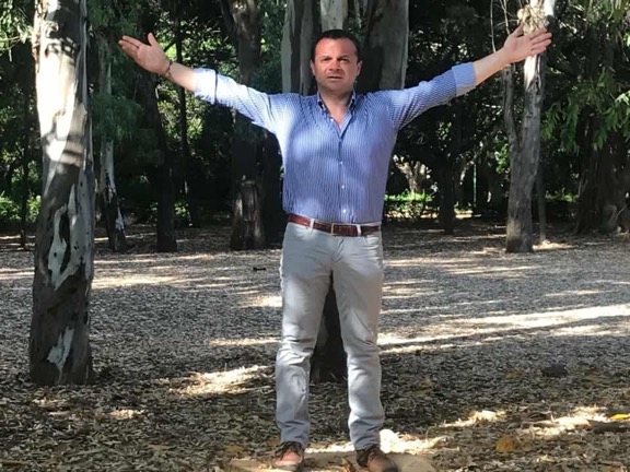 De Luca a Villa Sabin: Paghiano 100mila euro all’anno per questo cesso”