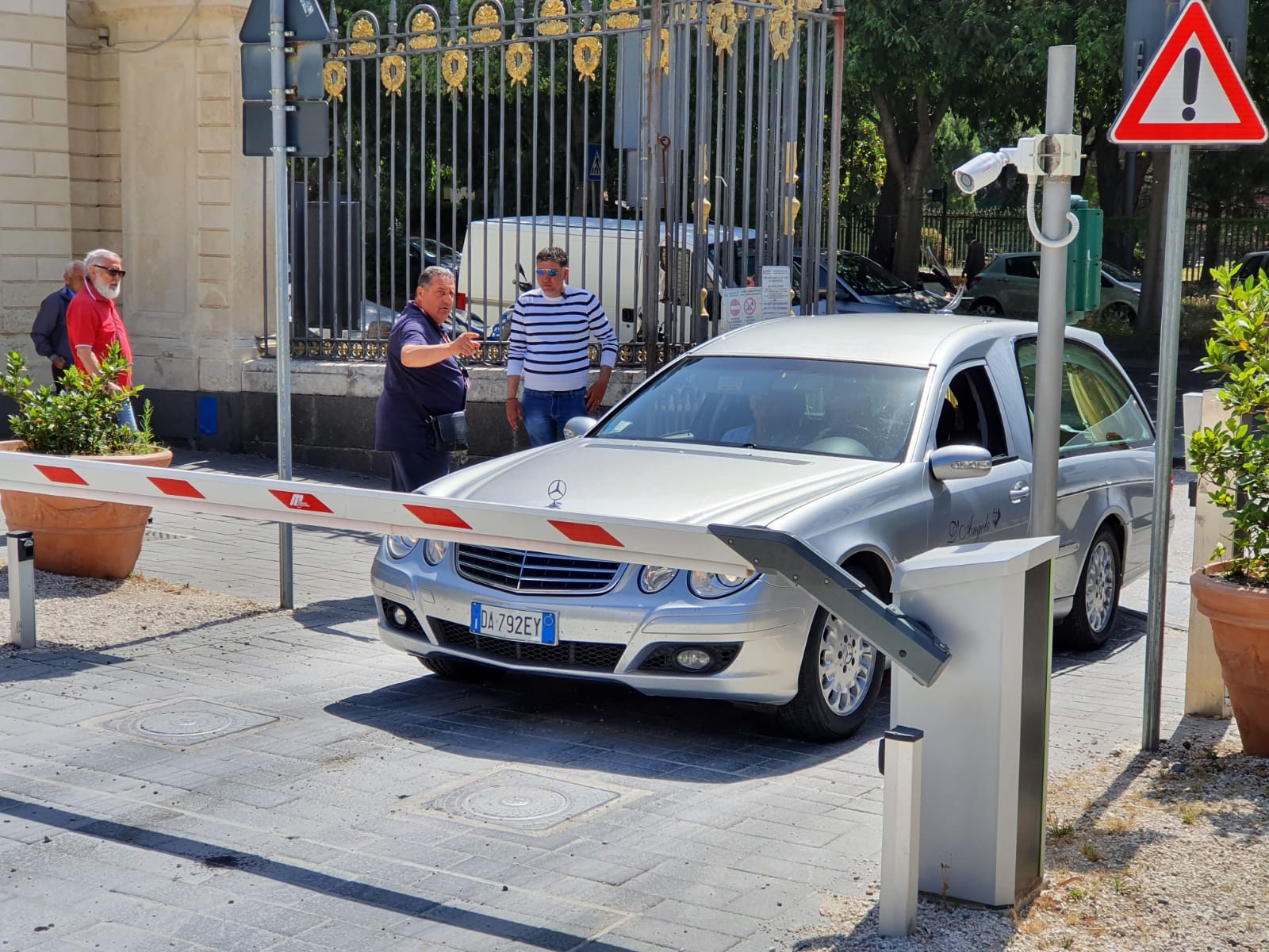 Commemorazione defunti, stop alle auto private dal 31 ottobre al 3 novembre