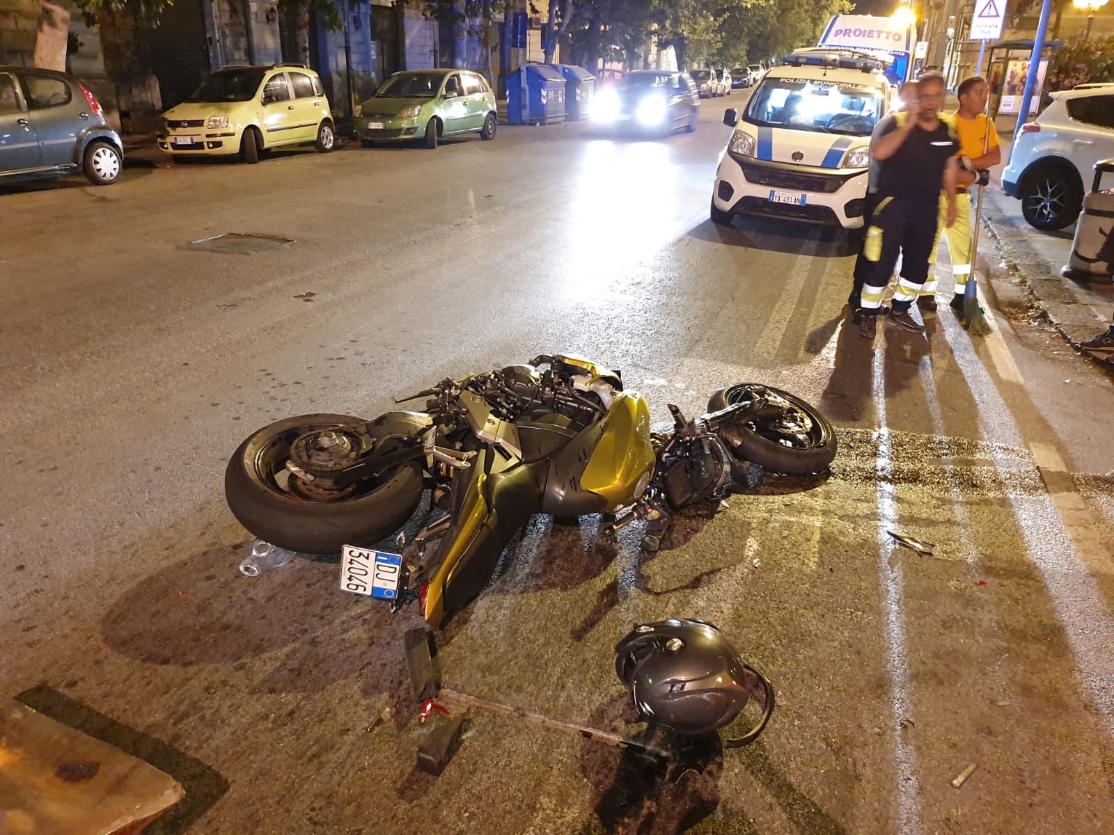 Corso Cavour, scontro auto-moto: ferito centauro