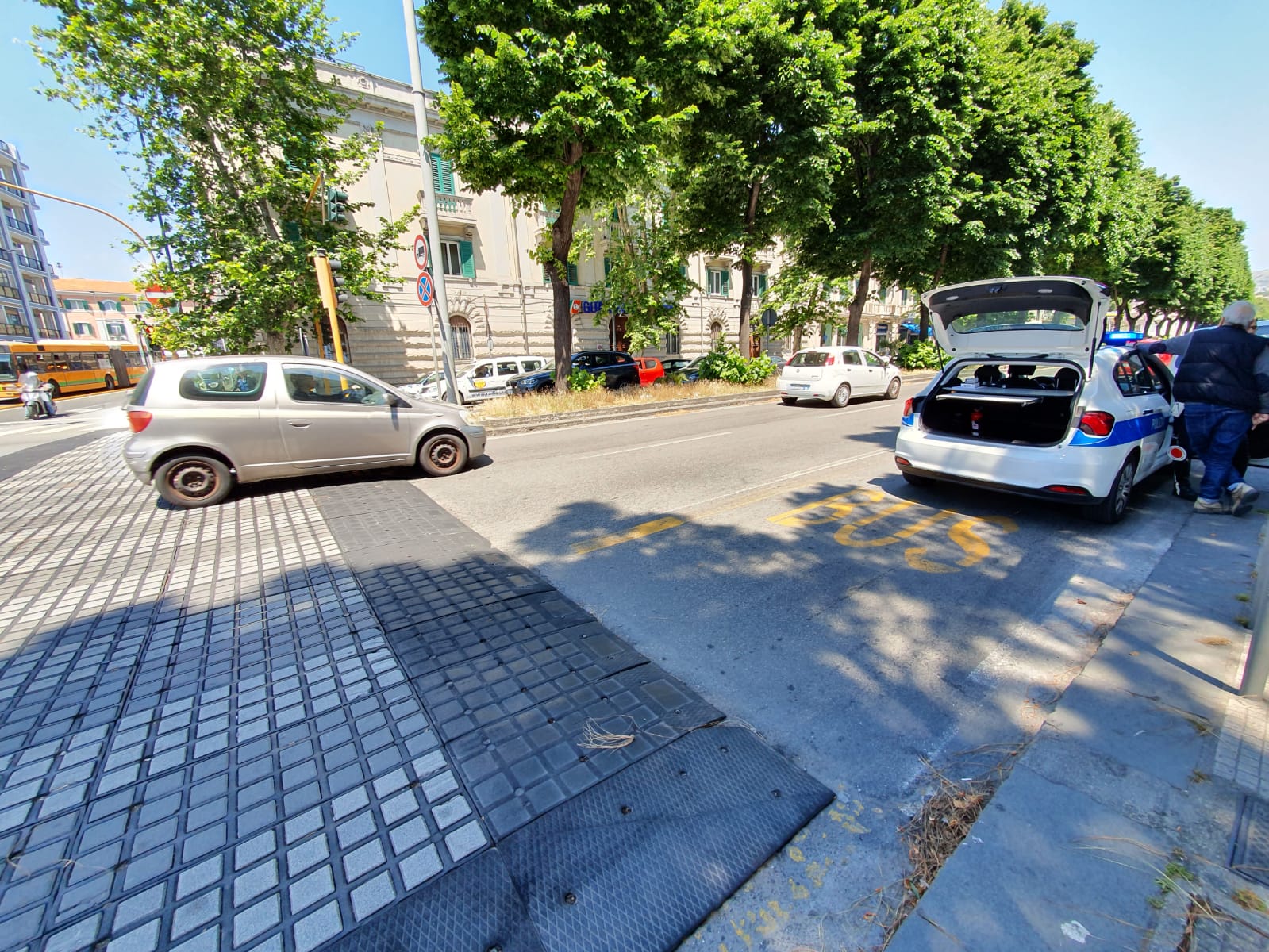 Pedone travolto in via Garibaldi: è grave