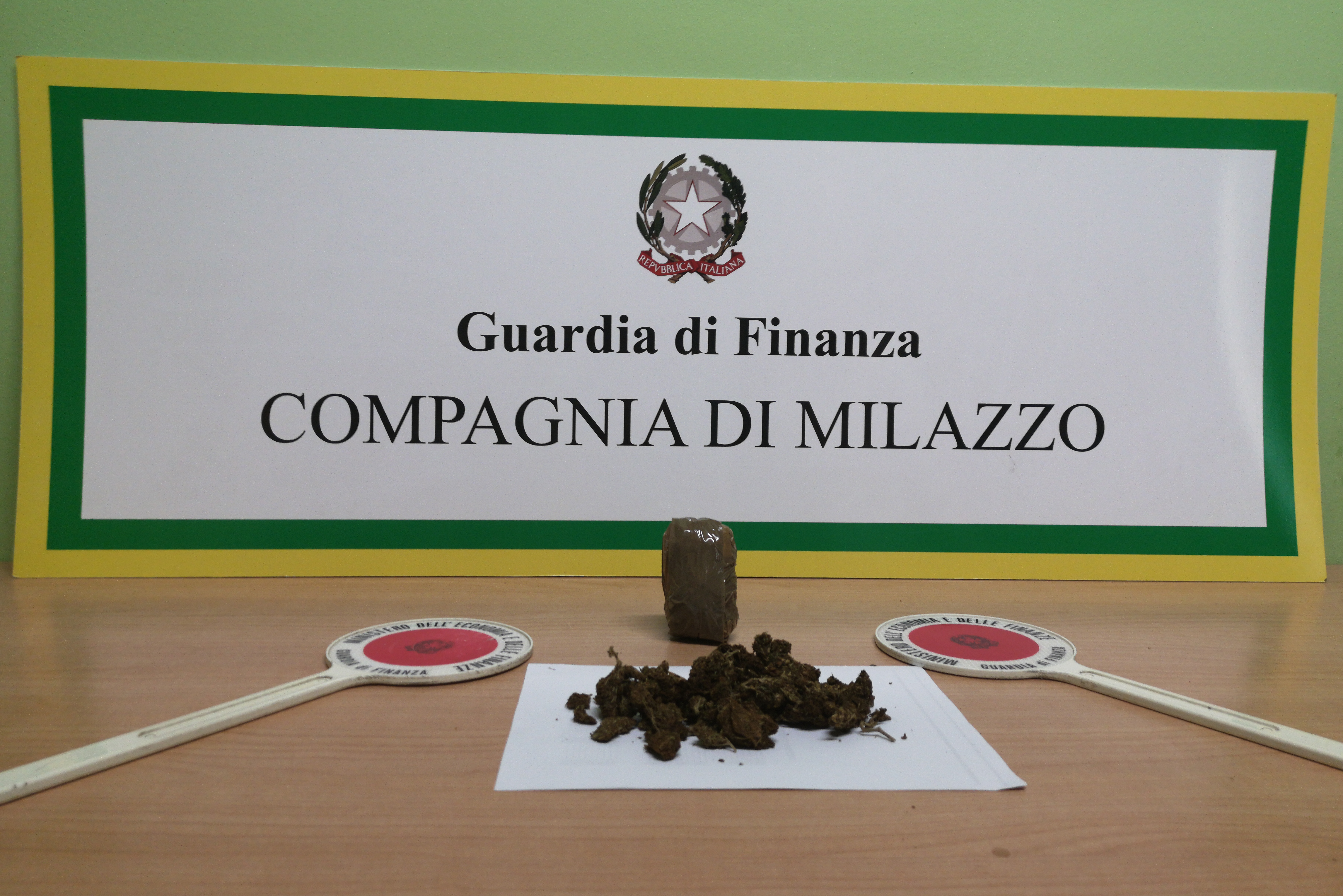 "Corriere" della droga arrestato agli imbarcaderi di Milazzo