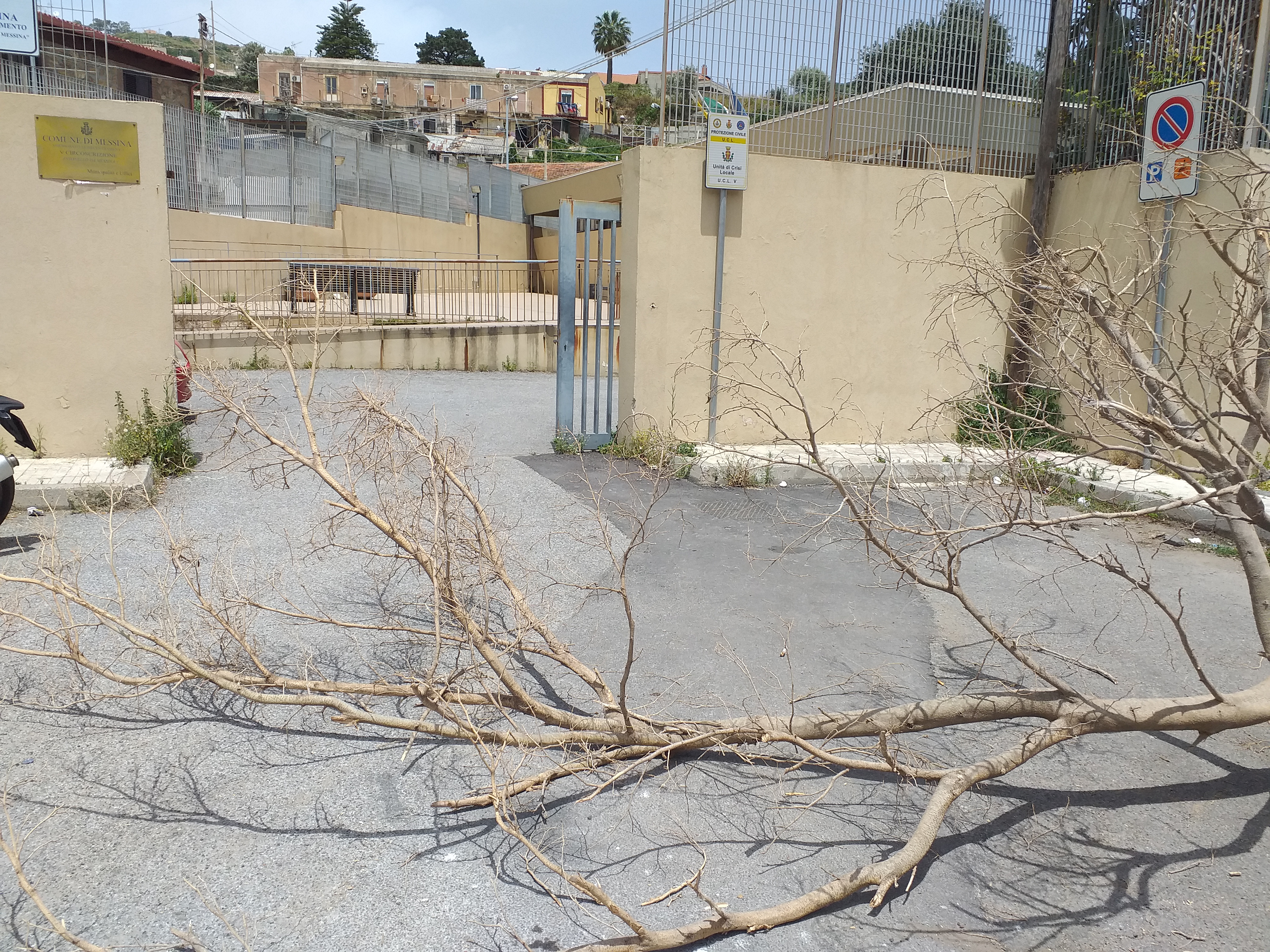 Laimo: "E' il V Quartiere o una discarica?"