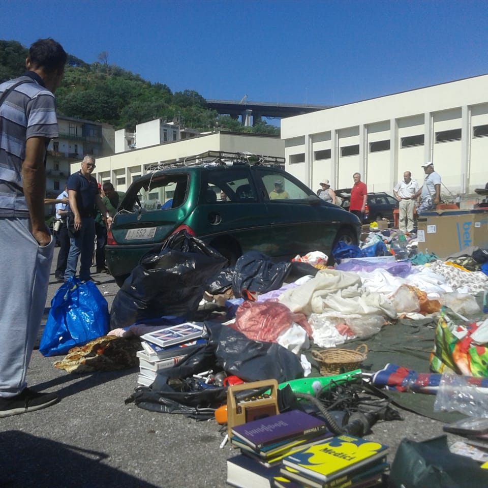 Mercatino di Giostra: blitz interforze, sequestrata merce ed un'auto