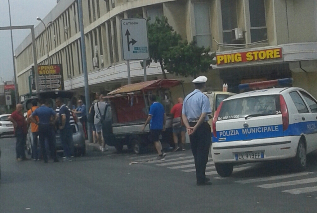 Ambulantato selvaggio, blitz sulla Ss 114 a Contesse