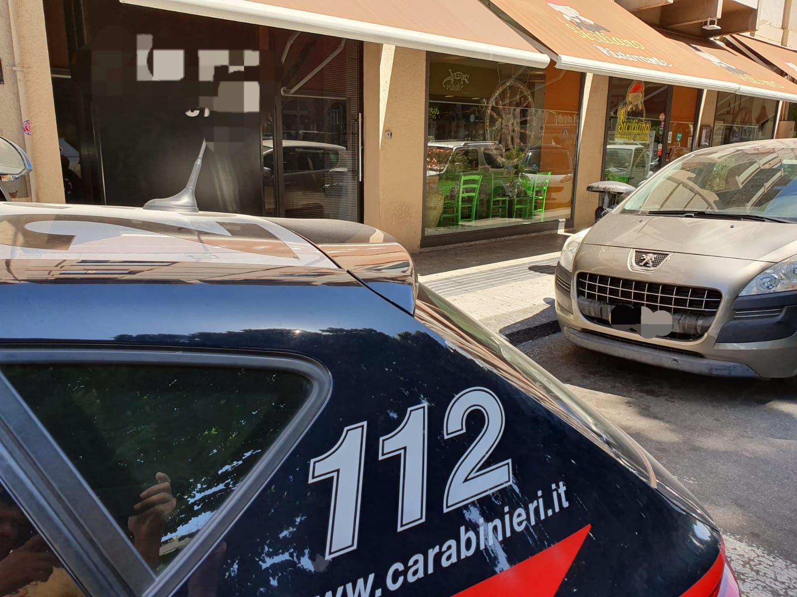 Mangiano, bevono e non pagano il conto: intervengono i carabinieri