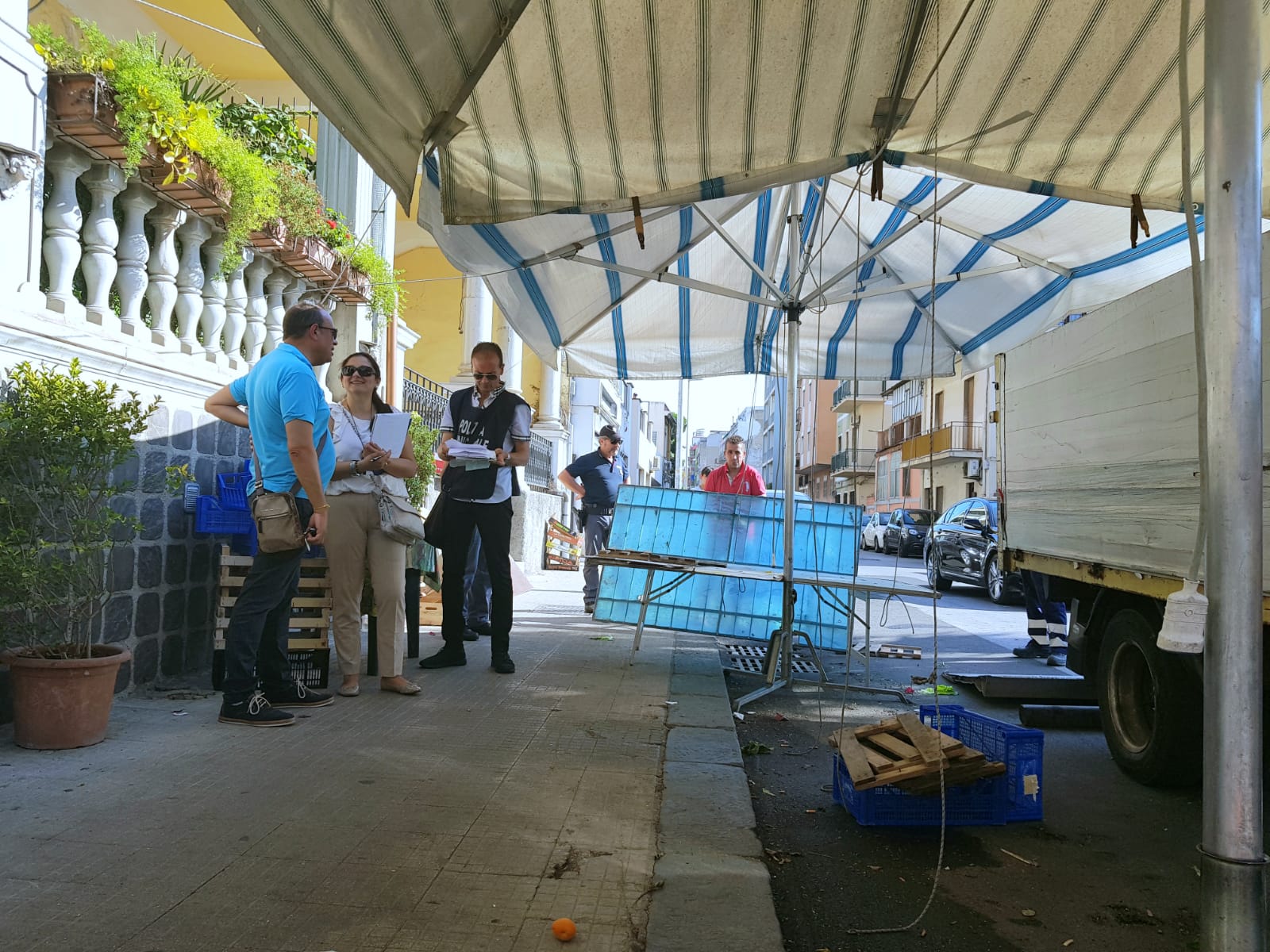 Ambulantato selvaggio, blitz dell'Annona