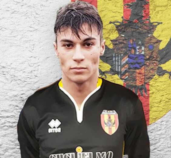 L'attaccante Giosuè Panìa risale il fiume Nisi