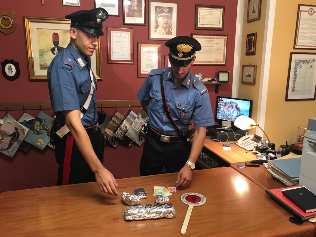 Nascondeva marijuana in casa: arrestato 27enne