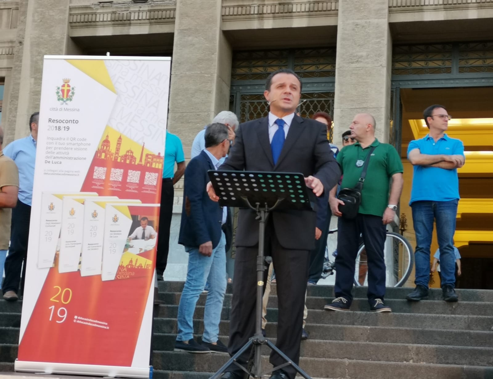 De Luca conferma tutti gli assessori e inguaia il Consiglio comunale