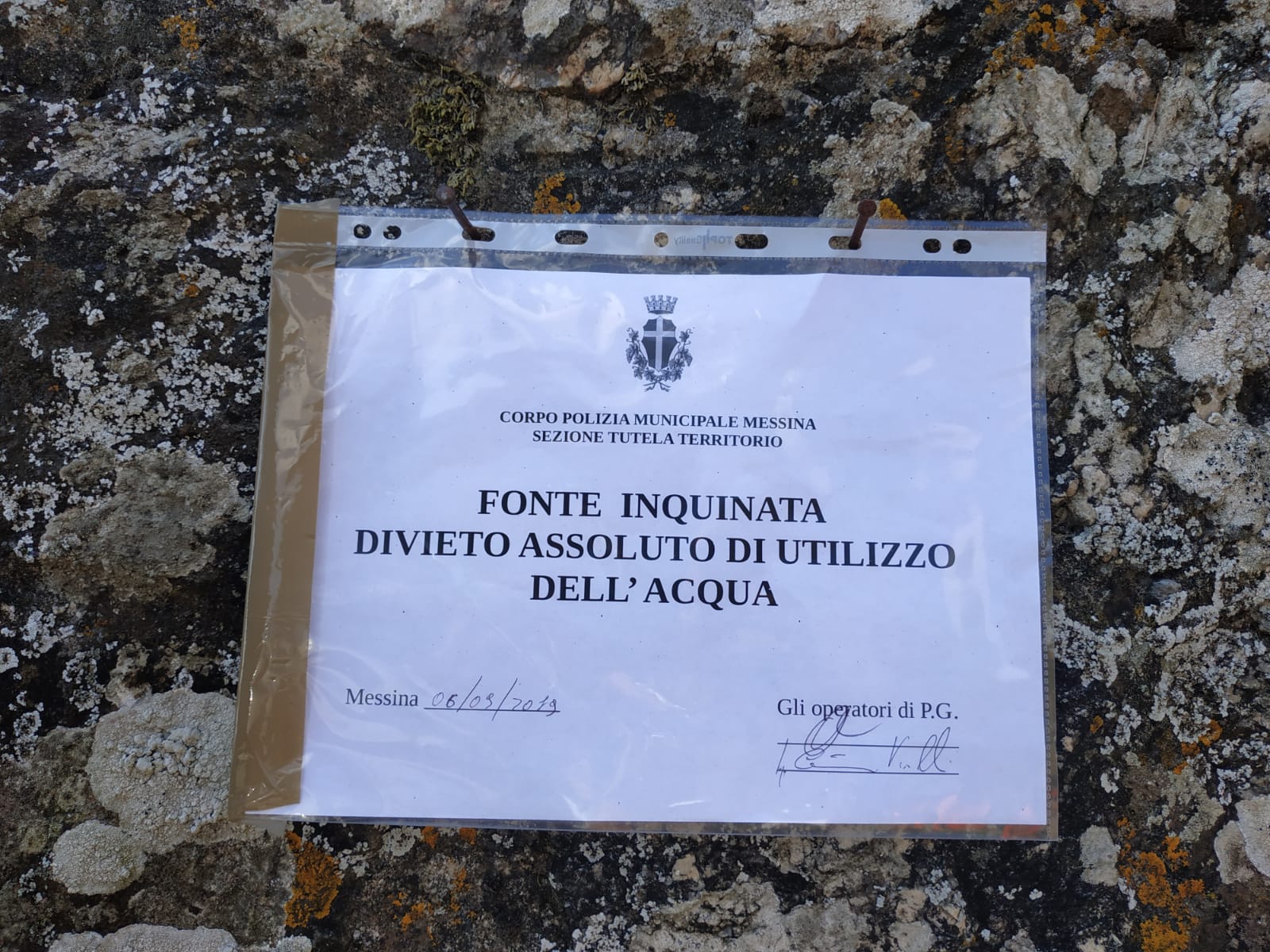 Acqua con metalli nella fontana di Campo Italia